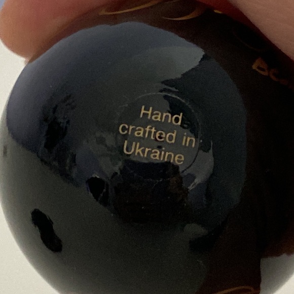 Hand painted wooden egg handcrafted in the Ukraine, and signed by artist - Picture 6 of 10